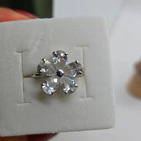 Sterling Silver 925 Rhinestones Floral Ring Size 6 Weigt 2g - Picture 16 of 17